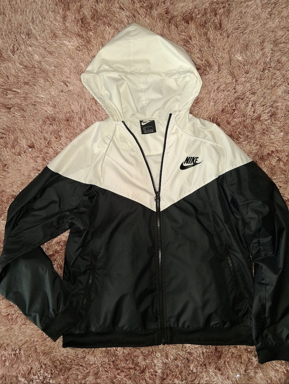 Nike Black and White Chevron Hooded Windbreaker